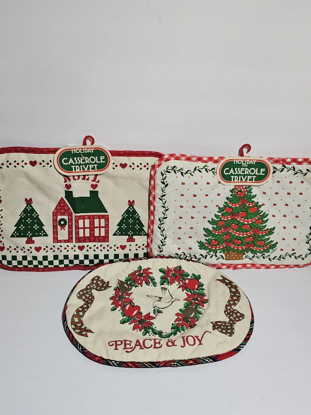 Vintage Tuesday Morning Christmas Holiday Fabric Trivet Pads Lot of 3 Holders